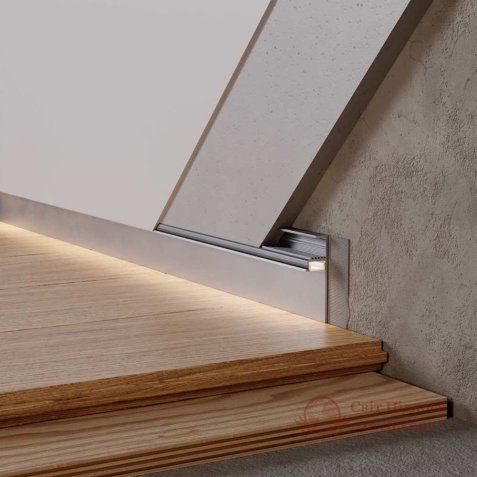 Алюминиевый плинтус с подсветкой Черный Kluchuk 50x15 ALU-SL50R9005 LED фото №2